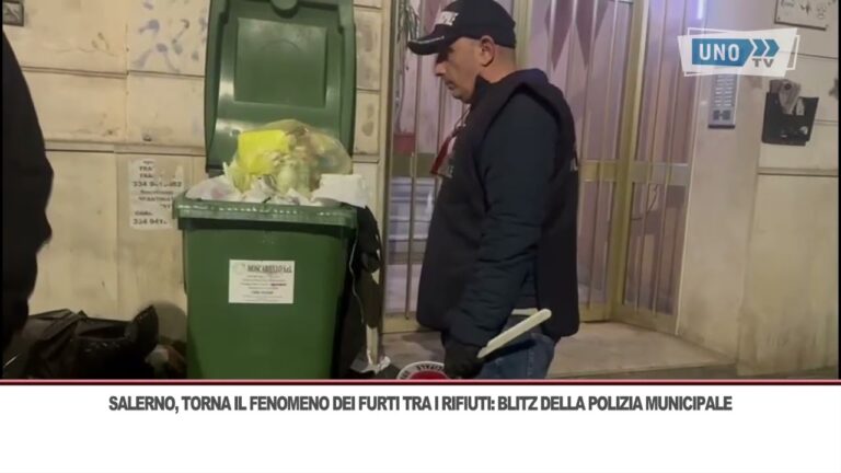 Salerno, torna il fenomeno dei furti tra i rifiuti: blitz della Polizia Municipale